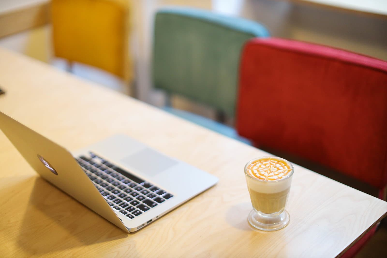 Une journée de travail dans un espace de coworking
